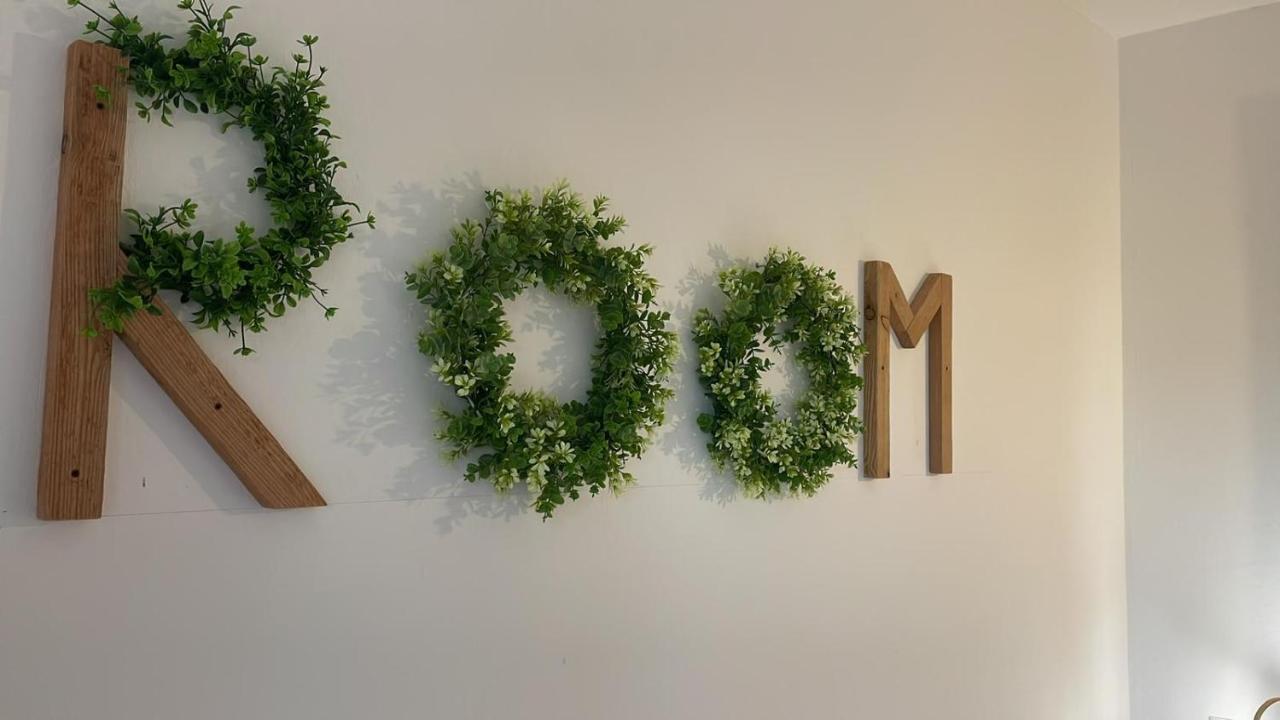 Green House Apartment ออลเบีย ภายนอก รูปภาพ